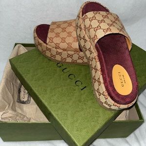 Gucci Plateform Slides